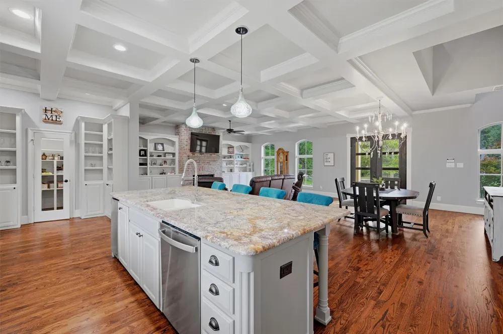 107 Iriquois Drive Lake Kiowa, TX 76240