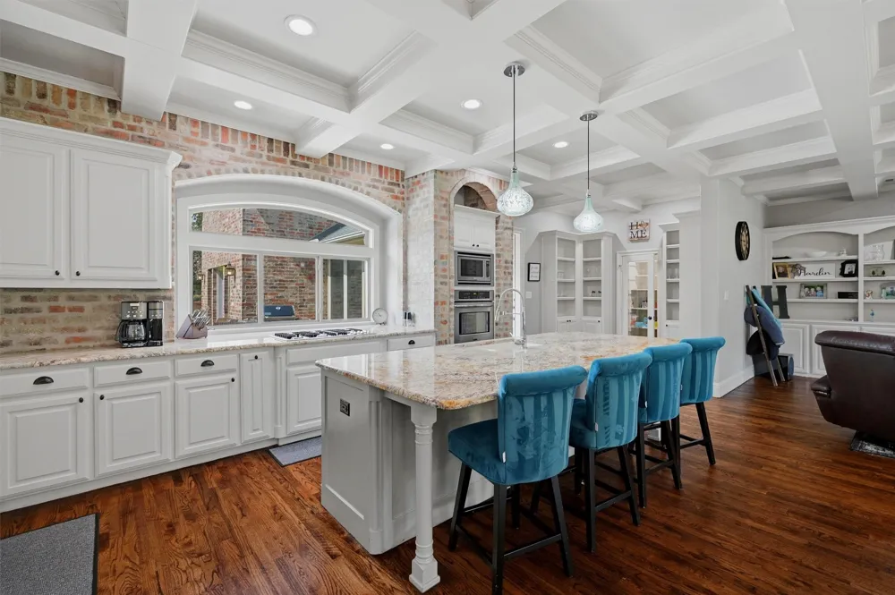 107 Iriquois Drive Lake Kiowa, TX 76240