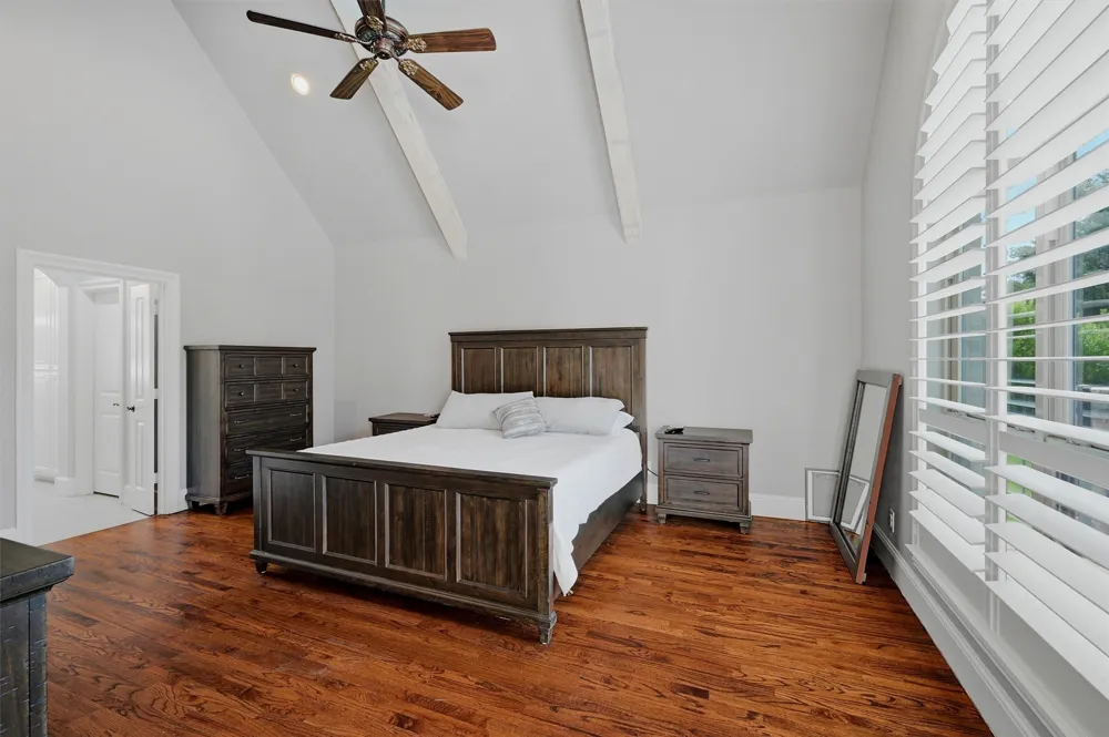 107 Iriquois Drive Lake Kiowa, TX 76240