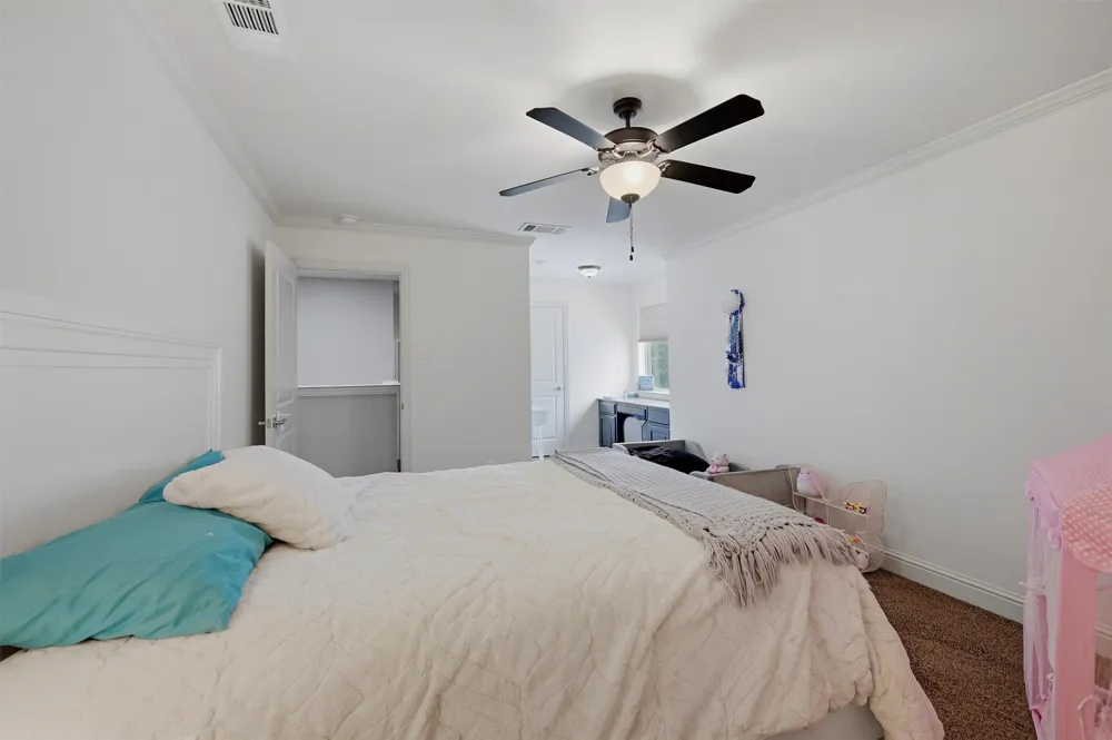 107 Iriquois Drive Lake Kiowa, TX 76240