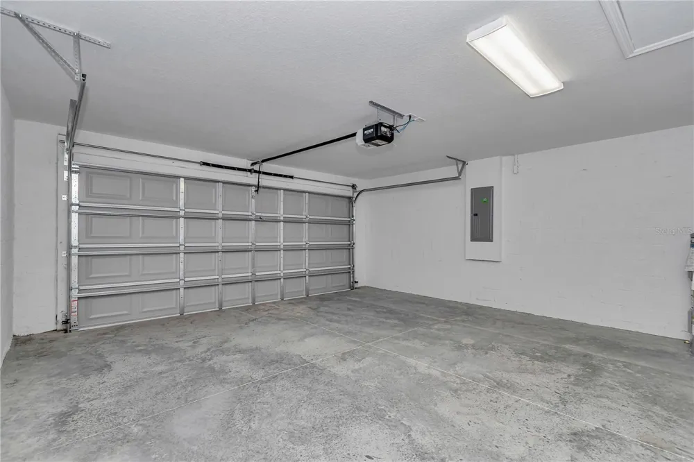 5 MALAUKA RADIAL DRIVE Ocklawaha, FL 32179
