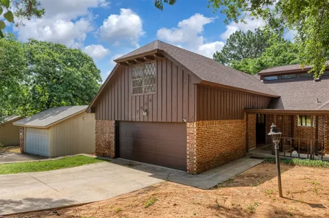 7432 Brentwood Stair Road