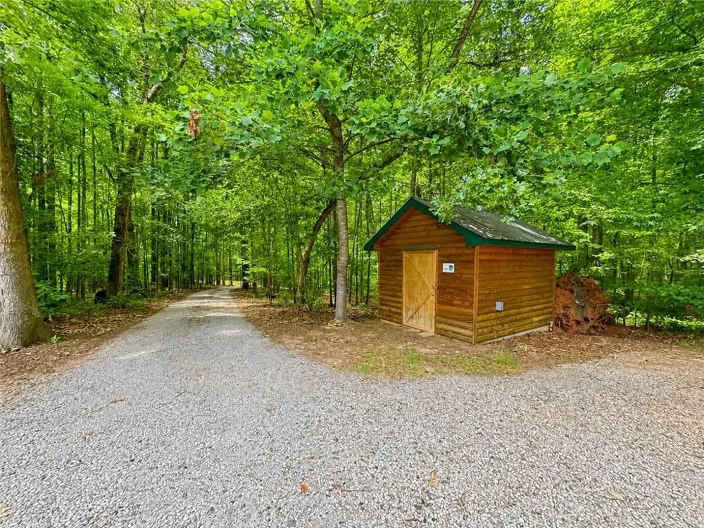 1120 Ridgewood Drive Pendergrass, GA 30567