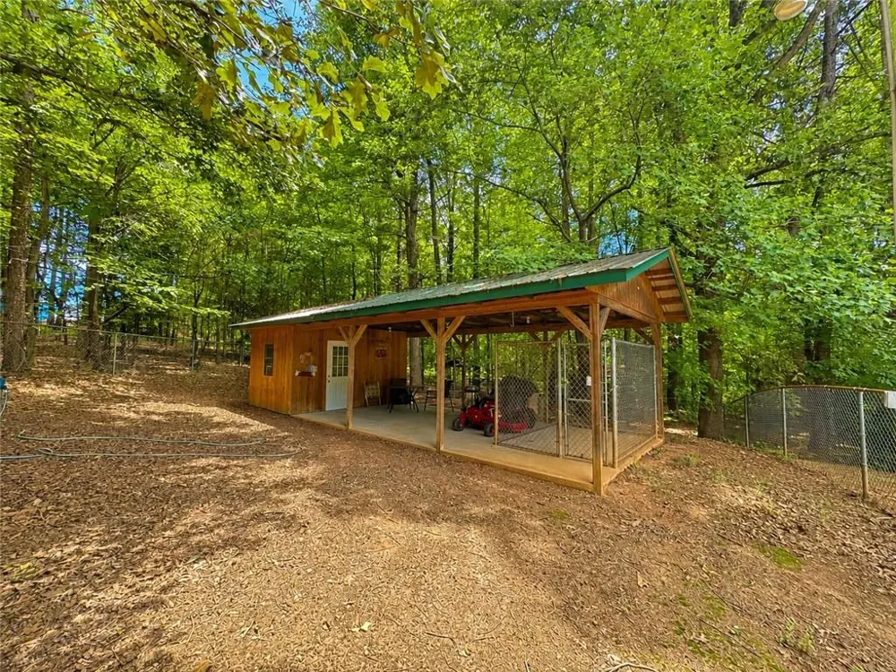 1120 Ridgewood Drive Pendergrass, GA 30567