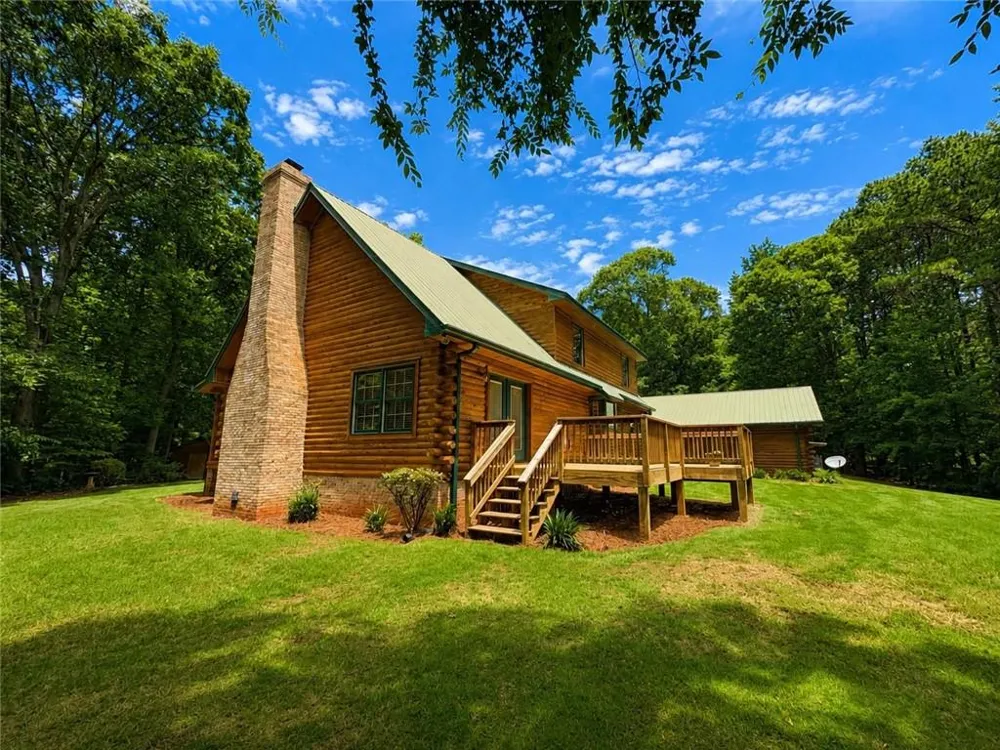 1120 Ridgewood Drive Pendergrass, GA 30567