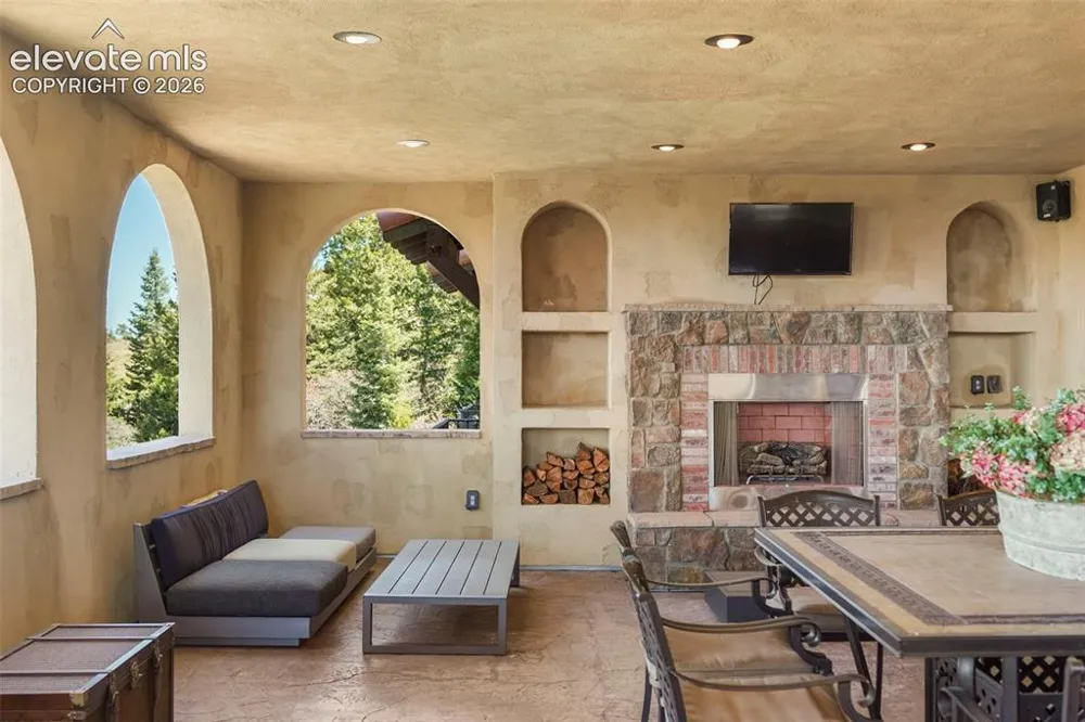 2869 Valley Park Drive Larkspur, CO 80118