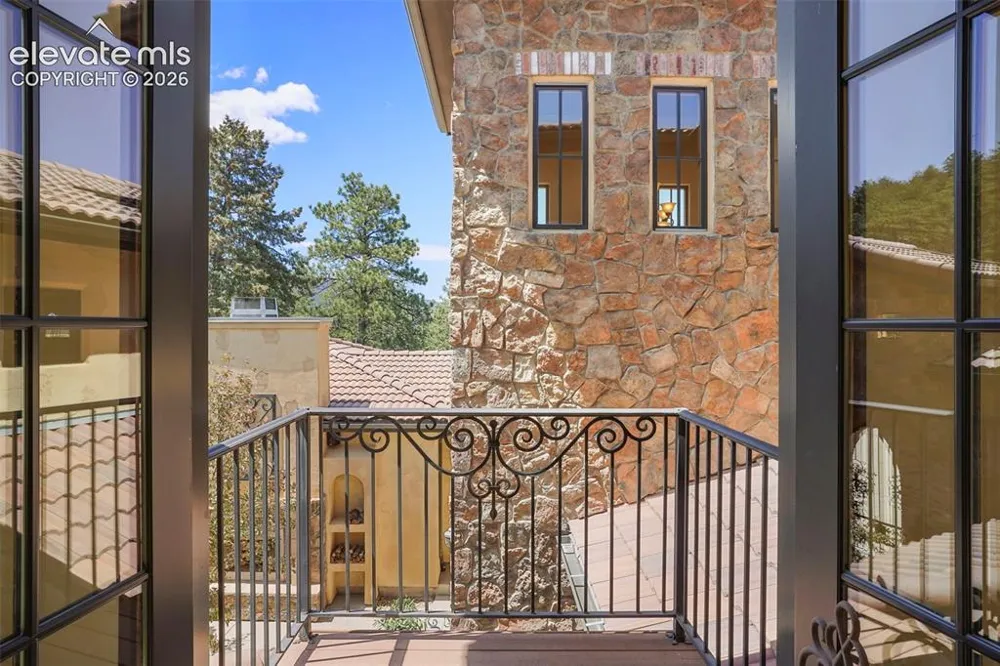 2869 Valley Park Drive Larkspur, CO 80118