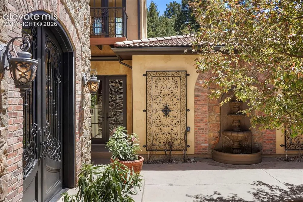 2869 Valley Park Drive Larkspur, CO 80118