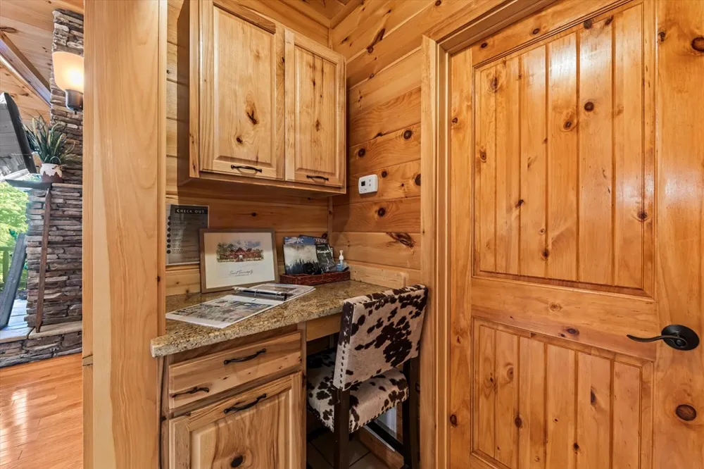 Hummingbird Lane Almond, NC 28702