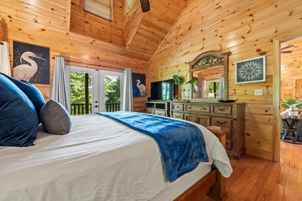 Hummingbird Lane Almond, NC 28702