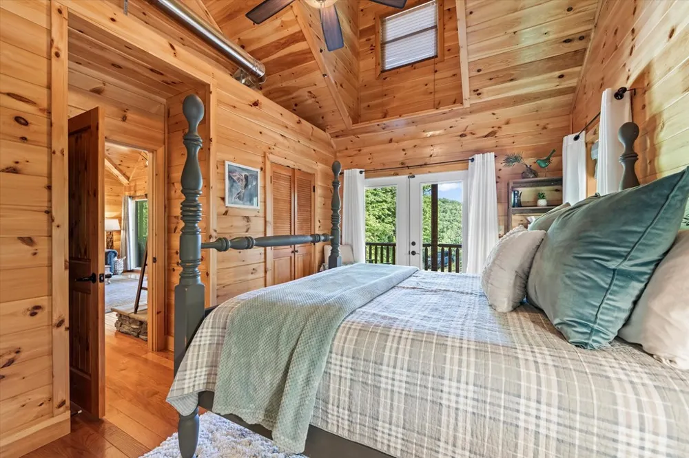 Hummingbird Lane Almond, NC 28702