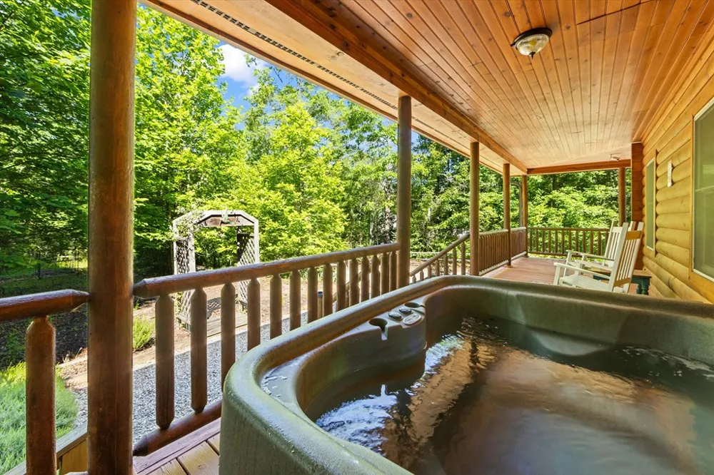 Hummingbird Lane Almond, NC 28702