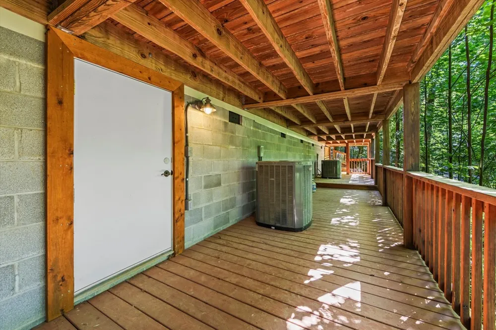 Hummingbird Lane Almond, NC 28702
