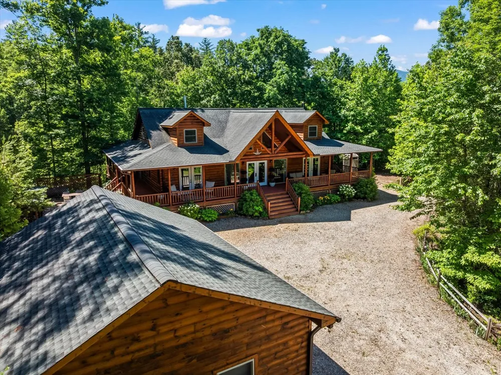 Hummingbird Lane Almond, NC 28702