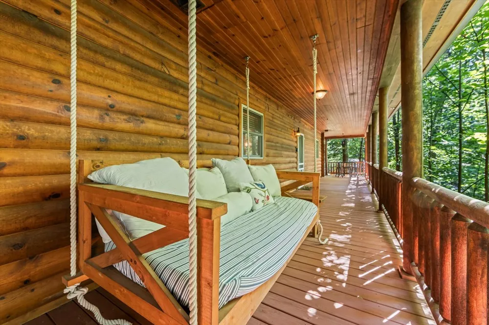 Hummingbird Lane Almond, NC 28702