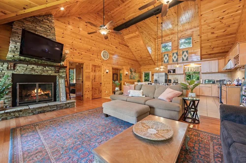 Hummingbird Lane Almond, NC 28702