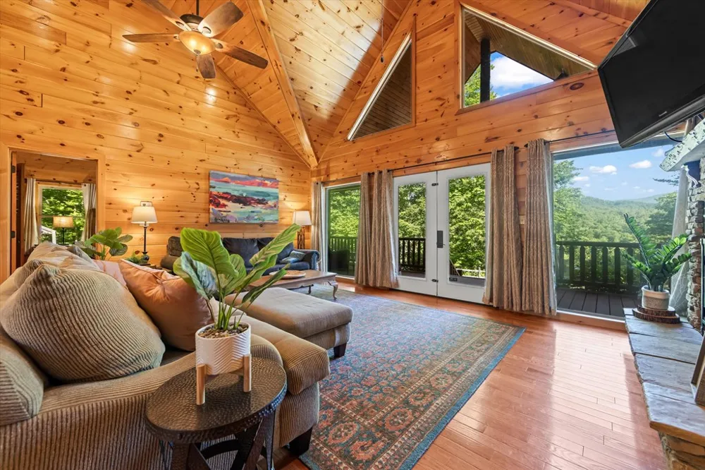 Hummingbird Lane Almond, NC 28702