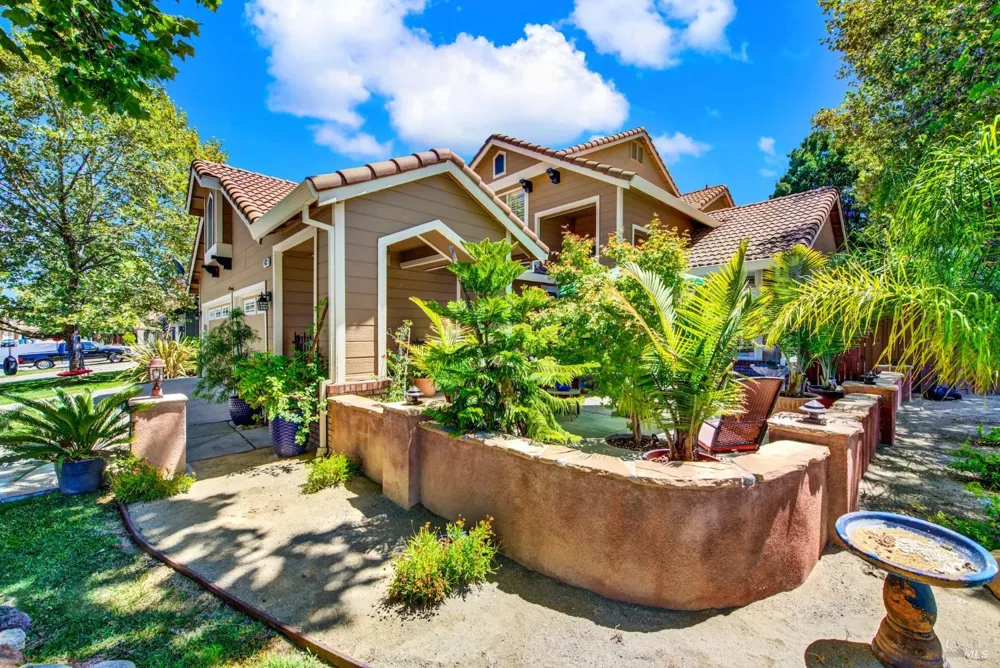 413 Crownpointe Circle Vacaville, CA 95687