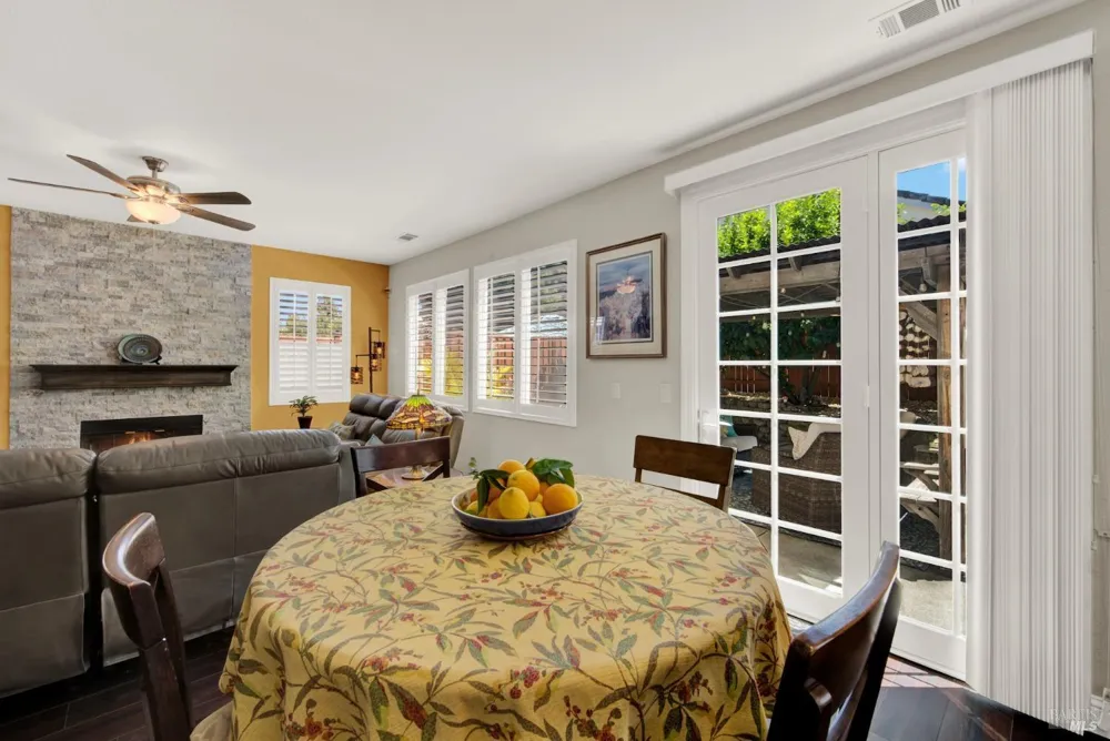 413 Crownpointe Circle Vacaville, CA 95687