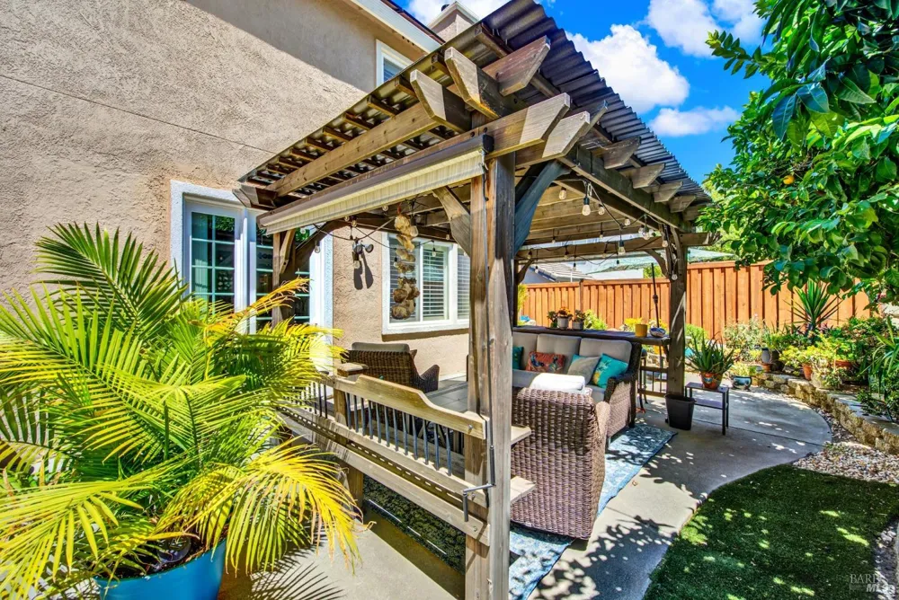 413 Crownpointe Circle Vacaville, CA 95687