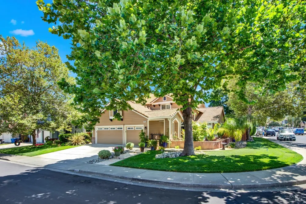 413 Crownpointe Circle Vacaville, CA 95687