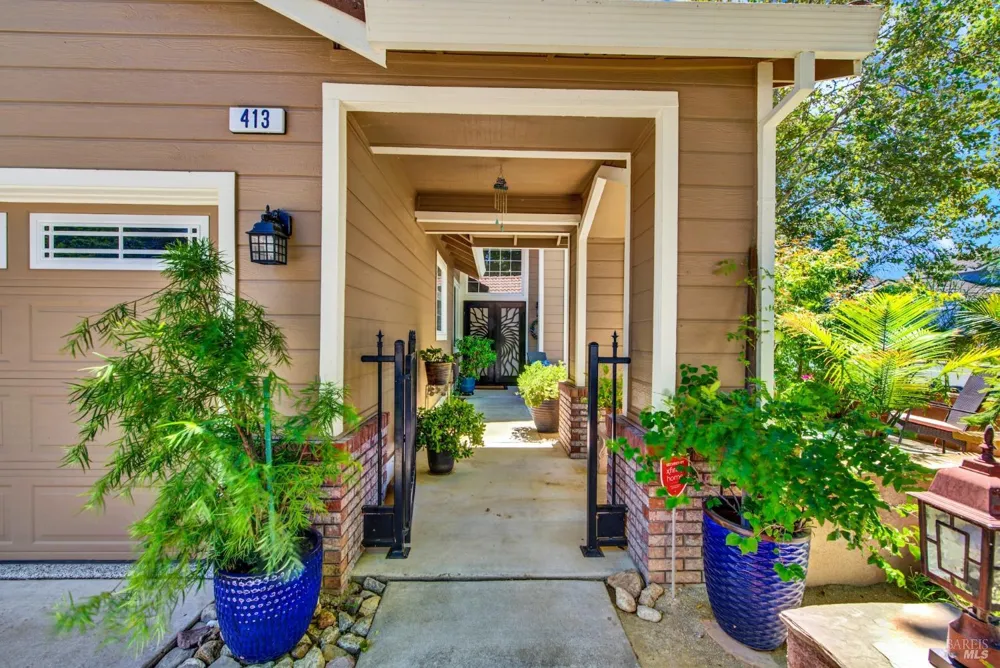 413 Crownpointe Circle Vacaville, CA 95687