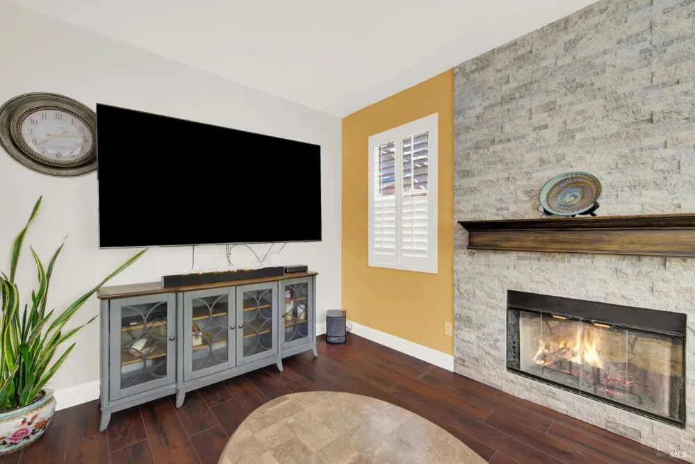 413 Crownpointe Circle Vacaville, CA 95687