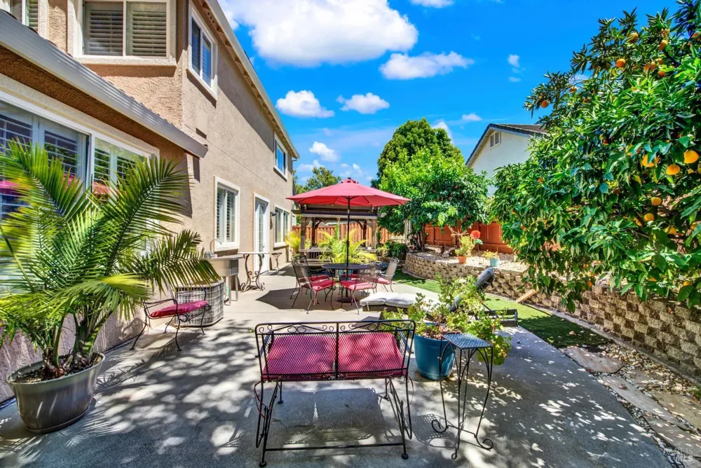 413 Crownpointe Circle Vacaville, CA 95687