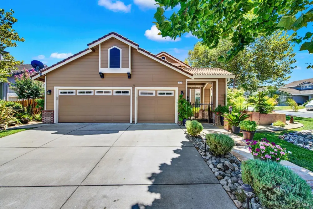 413 Crownpointe Circle Vacaville, CA 95687