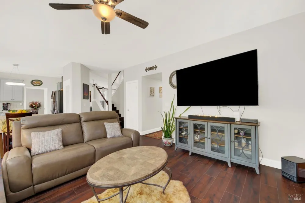 413 Crownpointe Circle Vacaville, CA 95687