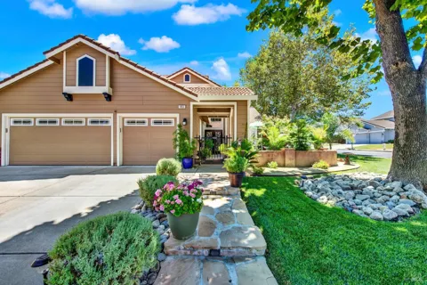 413 Crownpointe Circle