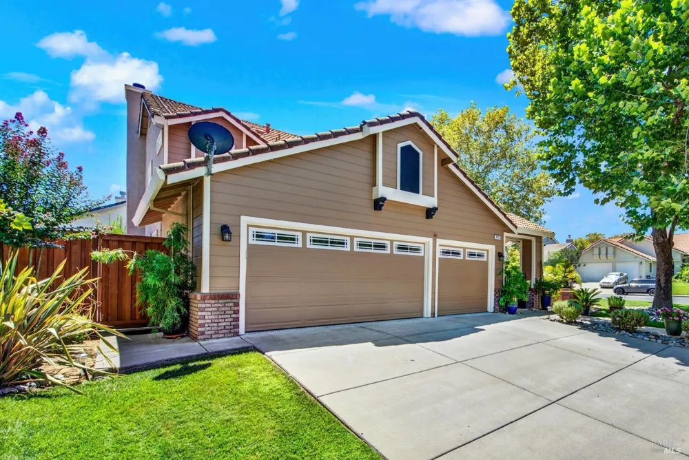 413 Crownpointe Circle Vacaville, CA 95687