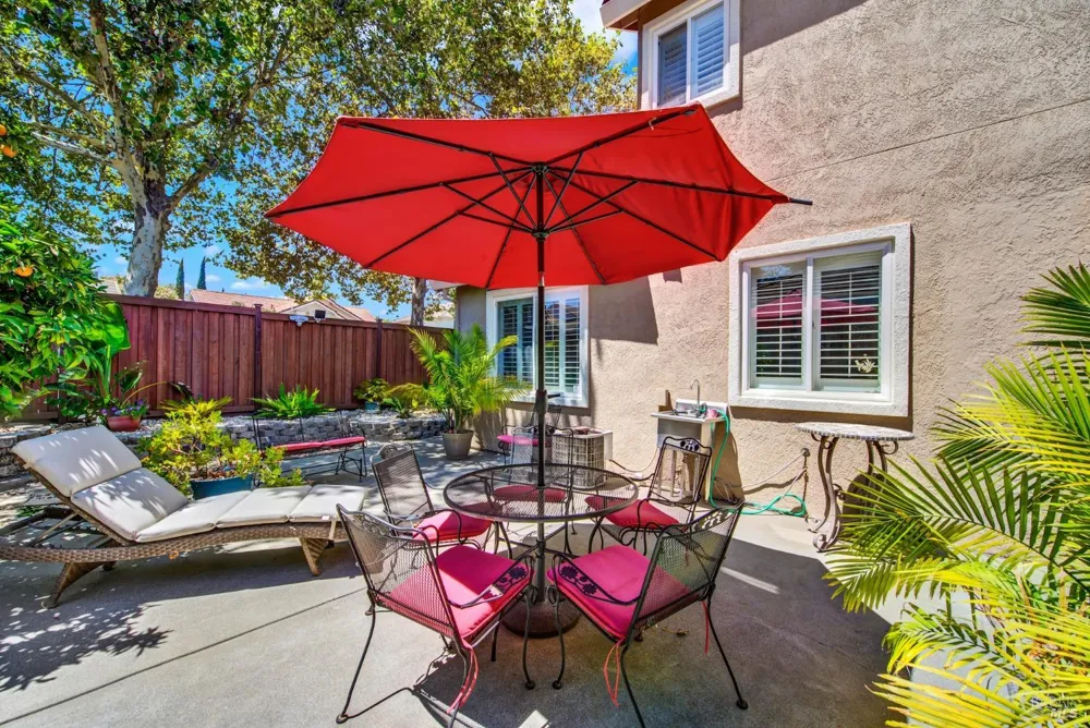 413 Crownpointe Circle Vacaville, CA 95687