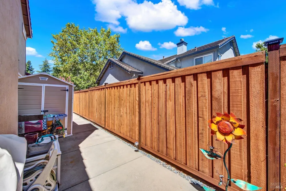 413 Crownpointe Circle Vacaville, CA 95687