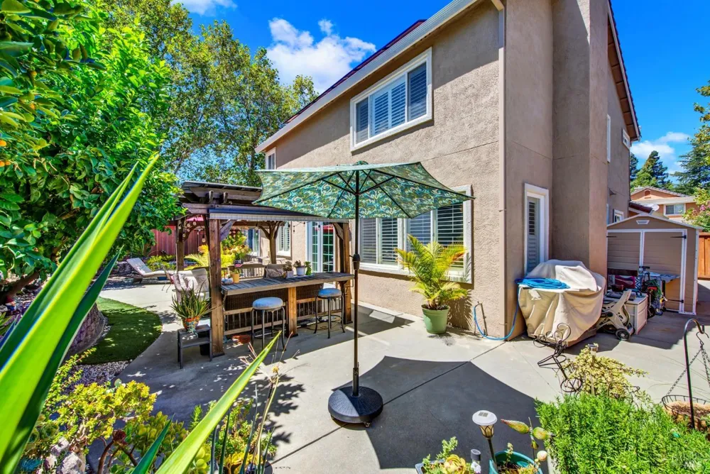 413 Crownpointe Circle Vacaville, CA 95687