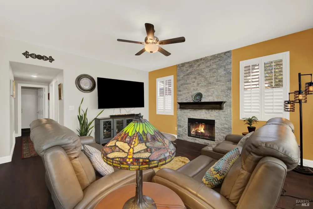 413 Crownpointe Circle Vacaville, CA 95687