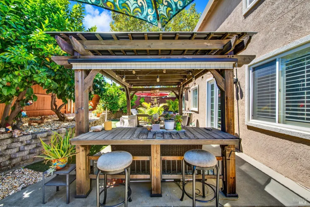 413 Crownpointe Circle Vacaville, CA 95687