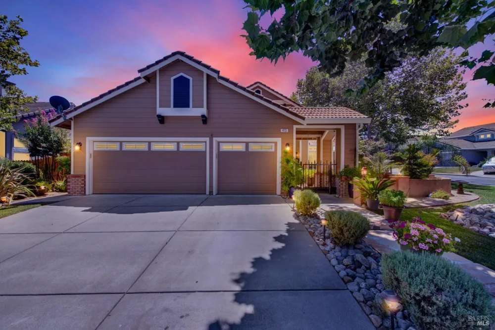 413 Crownpointe Circle Vacaville, CA 95687