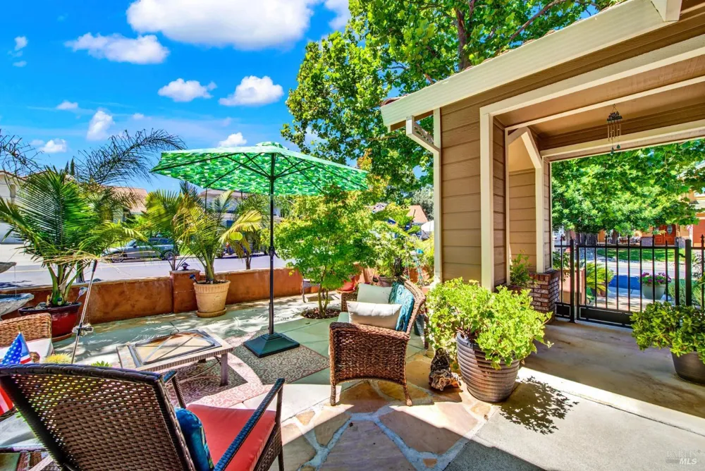 413 Crownpointe Circle Vacaville, CA 95687
