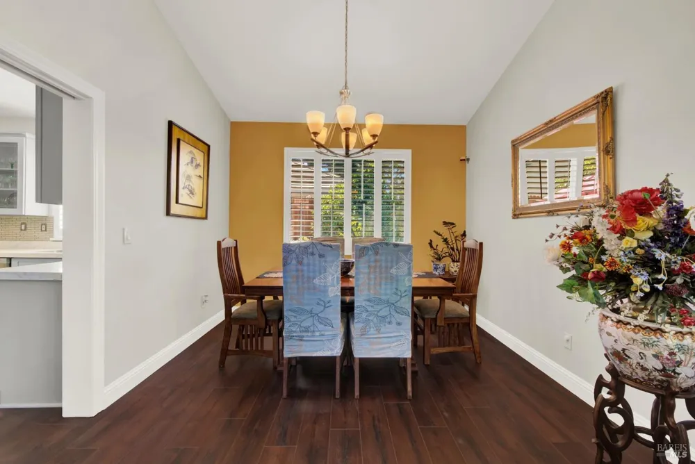 413 Crownpointe Circle Vacaville, CA 95687