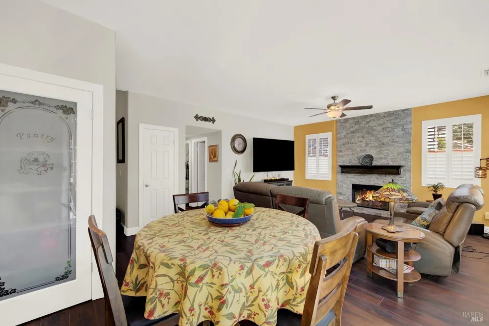 413 Crownpointe Circle Vacaville, CA 95687