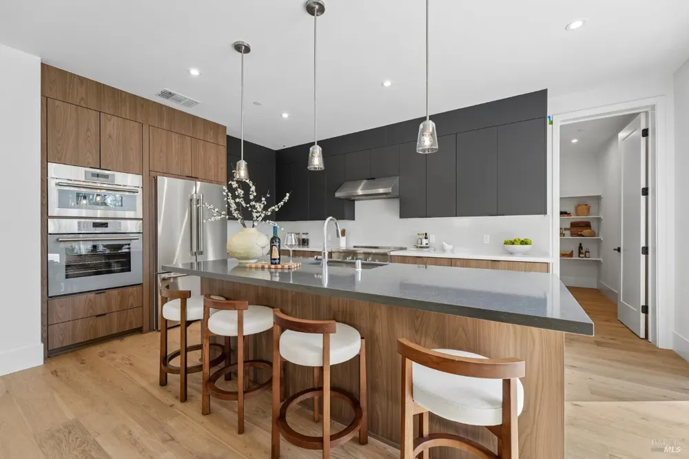 3746 Crown Hill Drive Santa Rosa, CA 95404