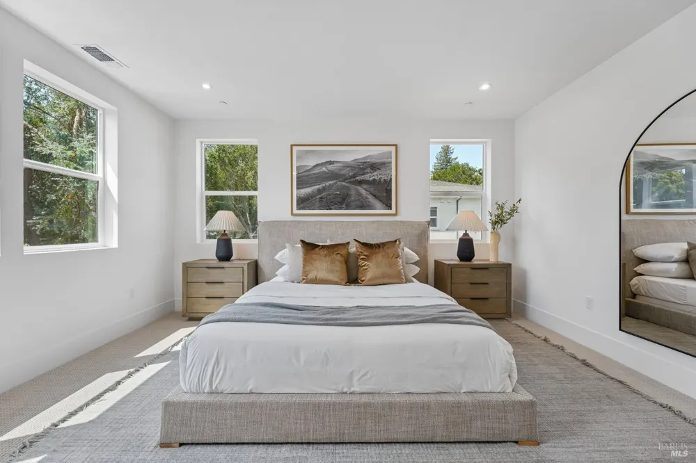 3746 Crown Hill Drive Santa Rosa, CA 95404