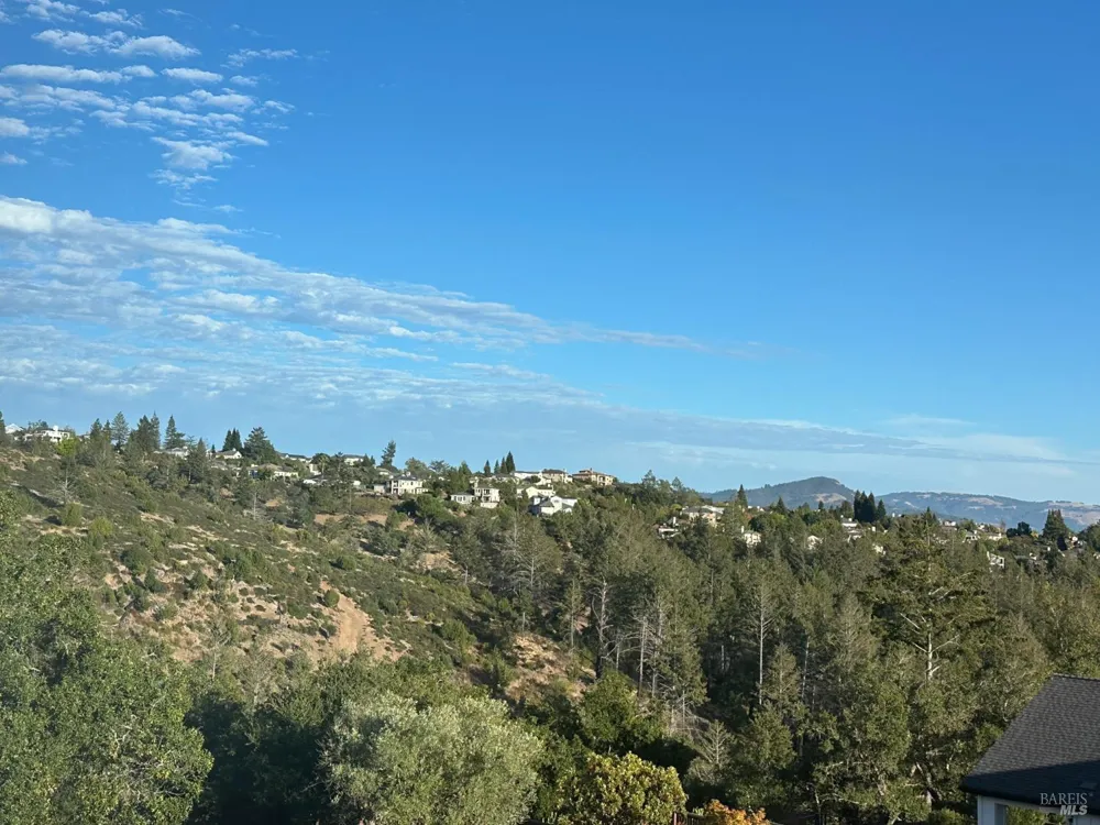 3746 Crown Hill Drive Santa Rosa, CA 95404