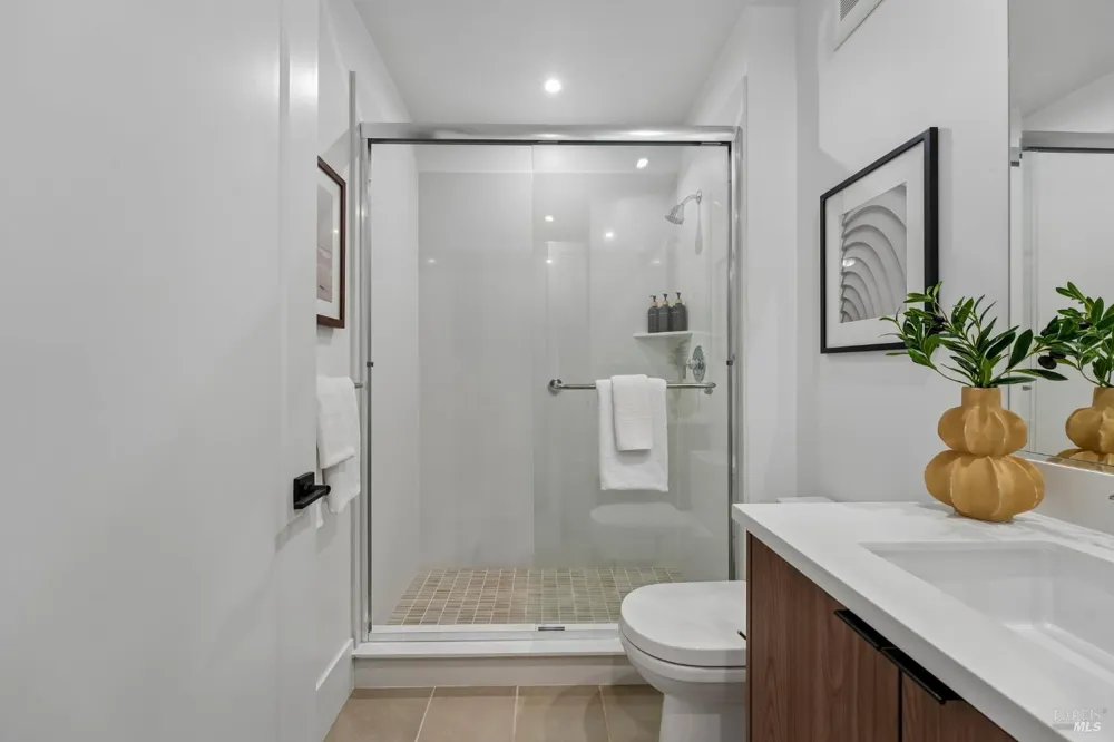 3746 Crown Hill Drive Santa Rosa, CA 95404