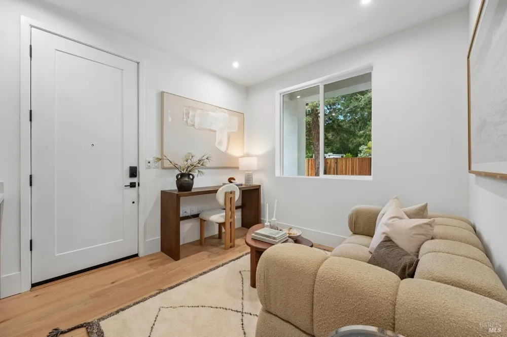 3746 Crown Hill Drive Santa Rosa, CA 95404