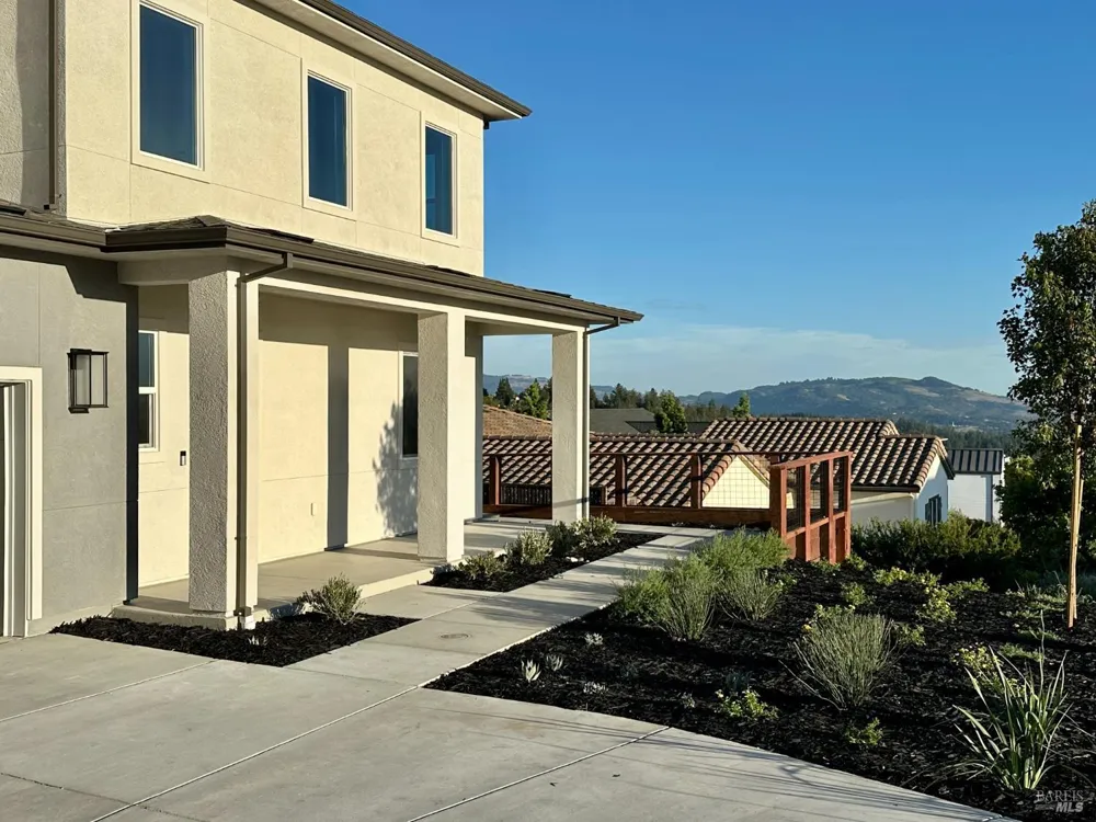 3746 Crown Hill Drive Santa Rosa, CA 95404