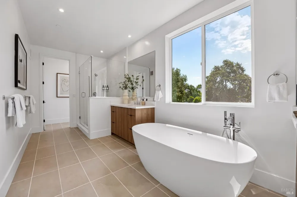3746 Crown Hill Drive Santa Rosa, CA 95404
