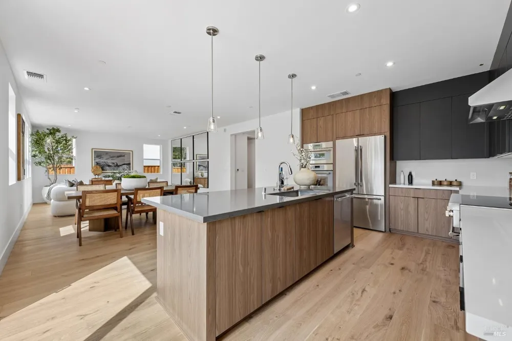 3746 Crown Hill Drive Santa Rosa, CA 95404