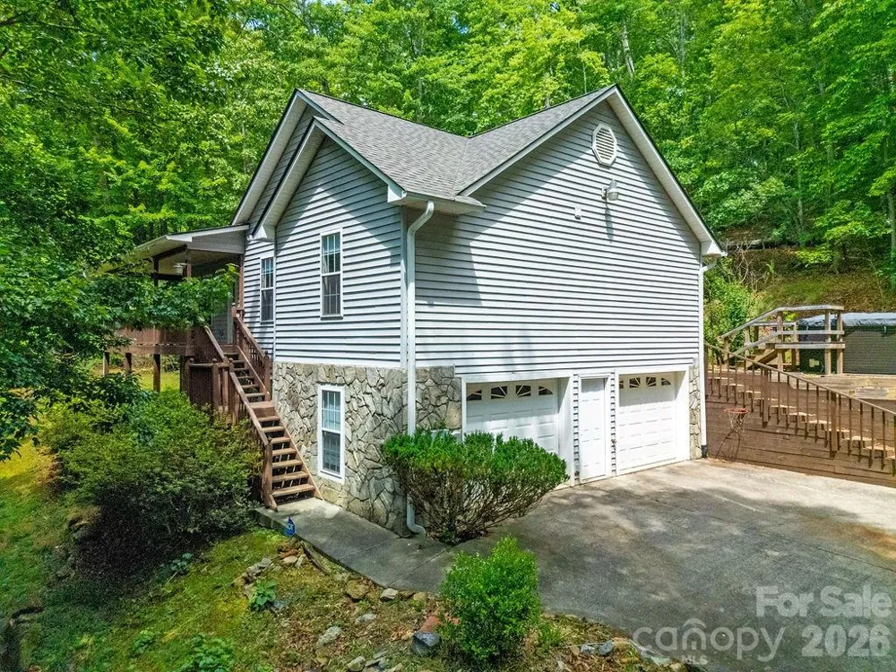 144 Lakeland Drive Pisgah Forest, NC 28768